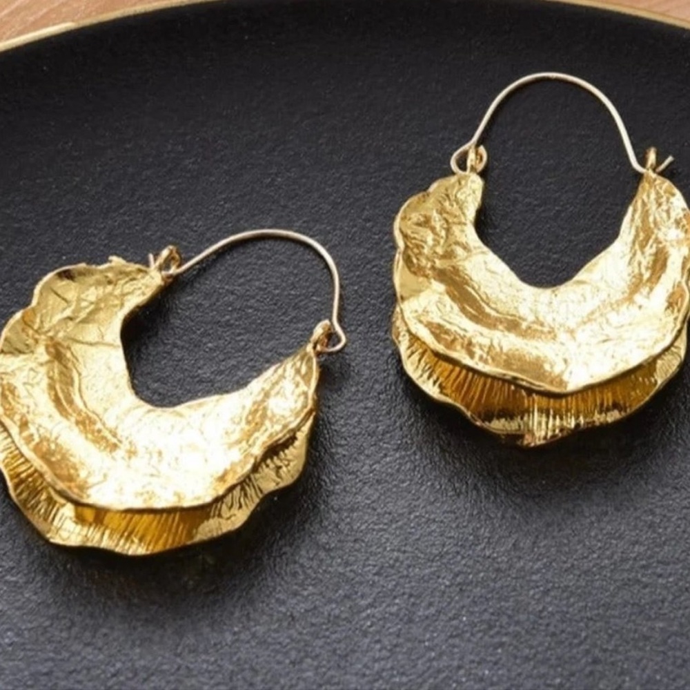 New! Zara Textured Hoop Earrings - Picture 2 of 8